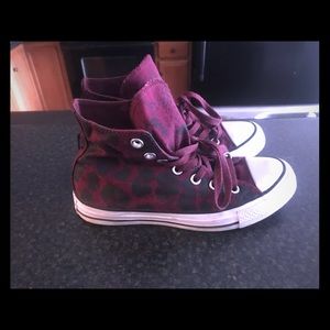 Women’s Converse size 8 like new